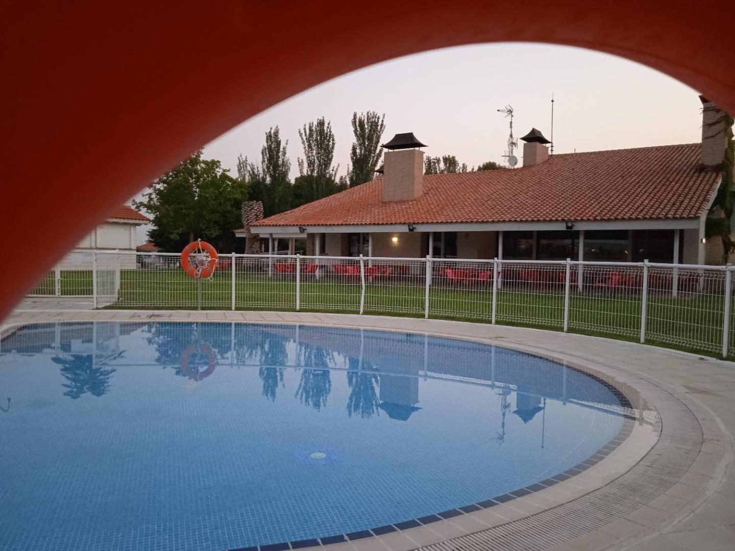 Albergue Zaragoza Camping 외부 사진