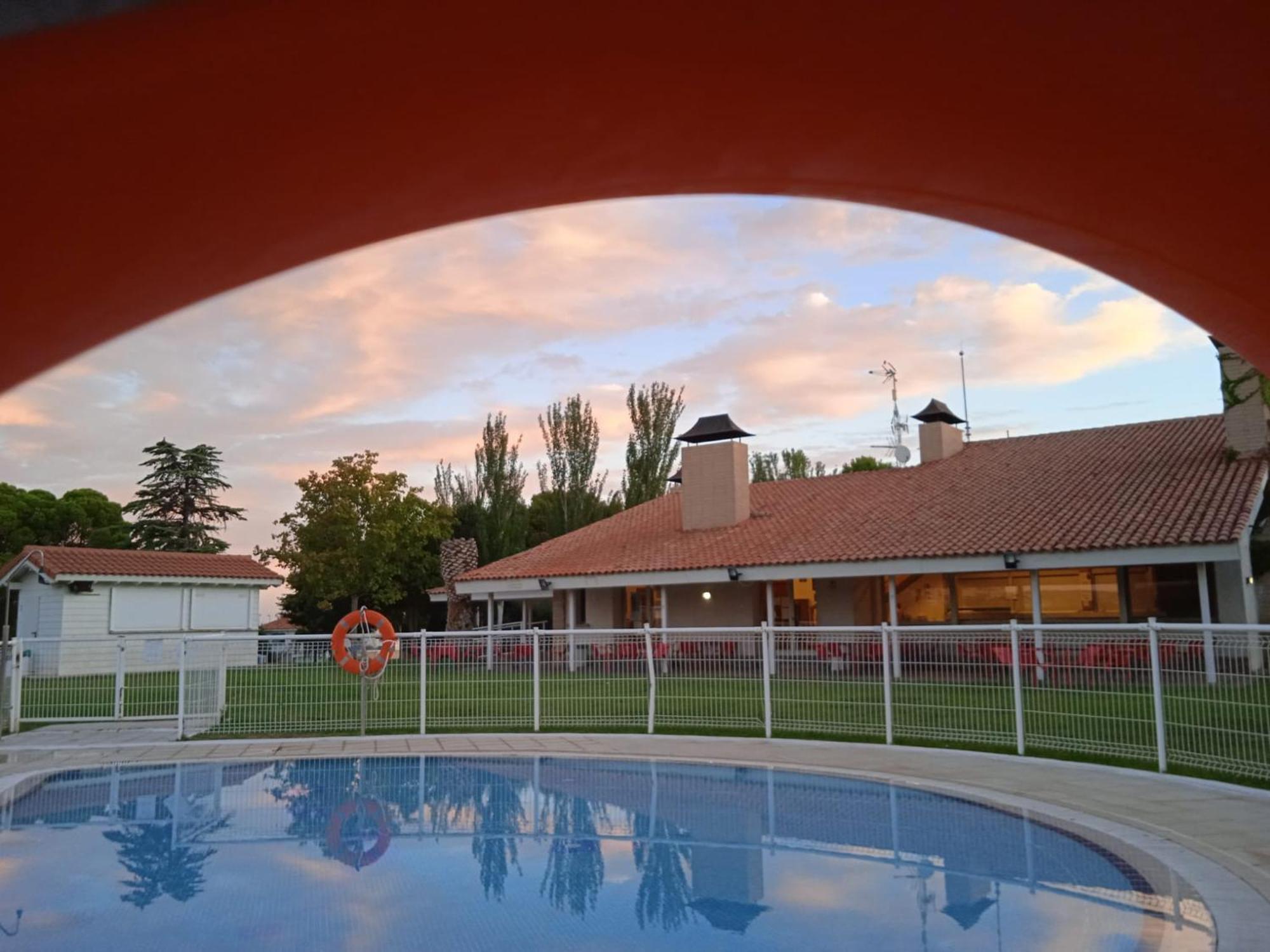 Albergue Zaragoza Camping 외부 사진