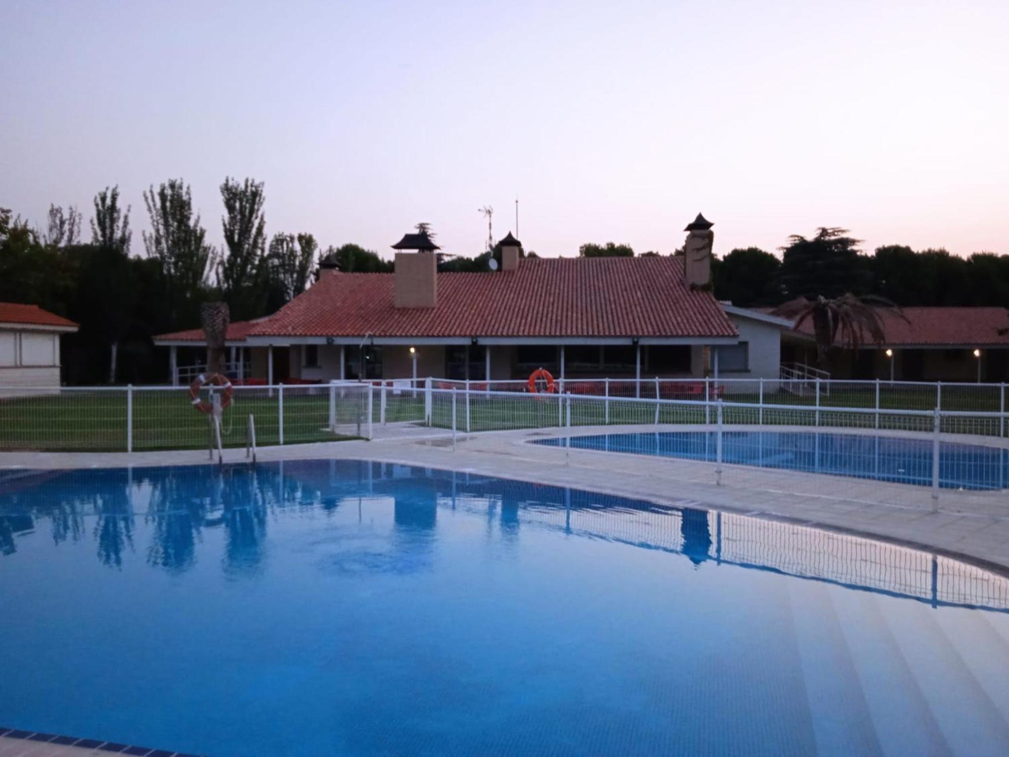 Albergue Zaragoza Camping 외부 사진
