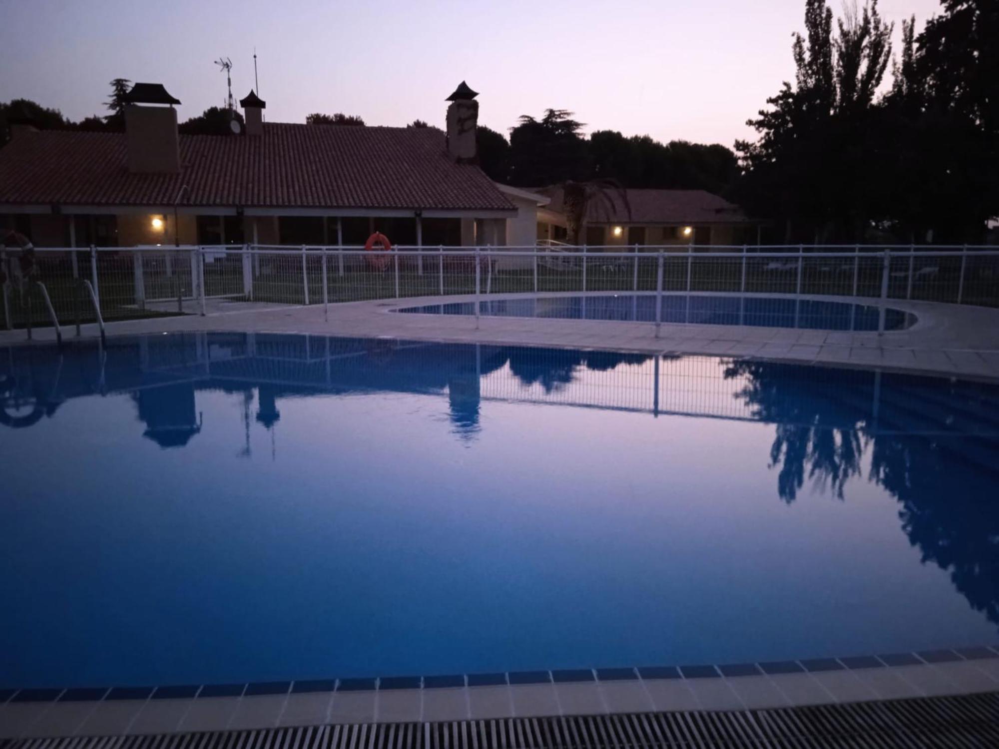 Albergue Zaragoza Camping 외부 사진