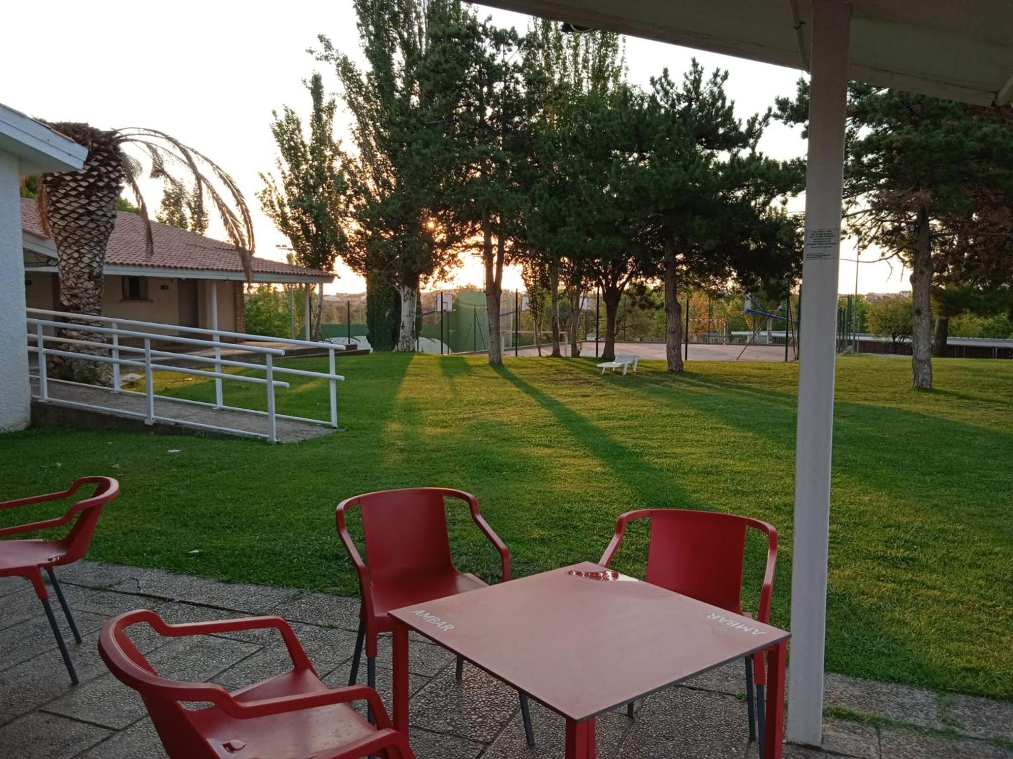 Albergue Zaragoza Camping 외부 사진