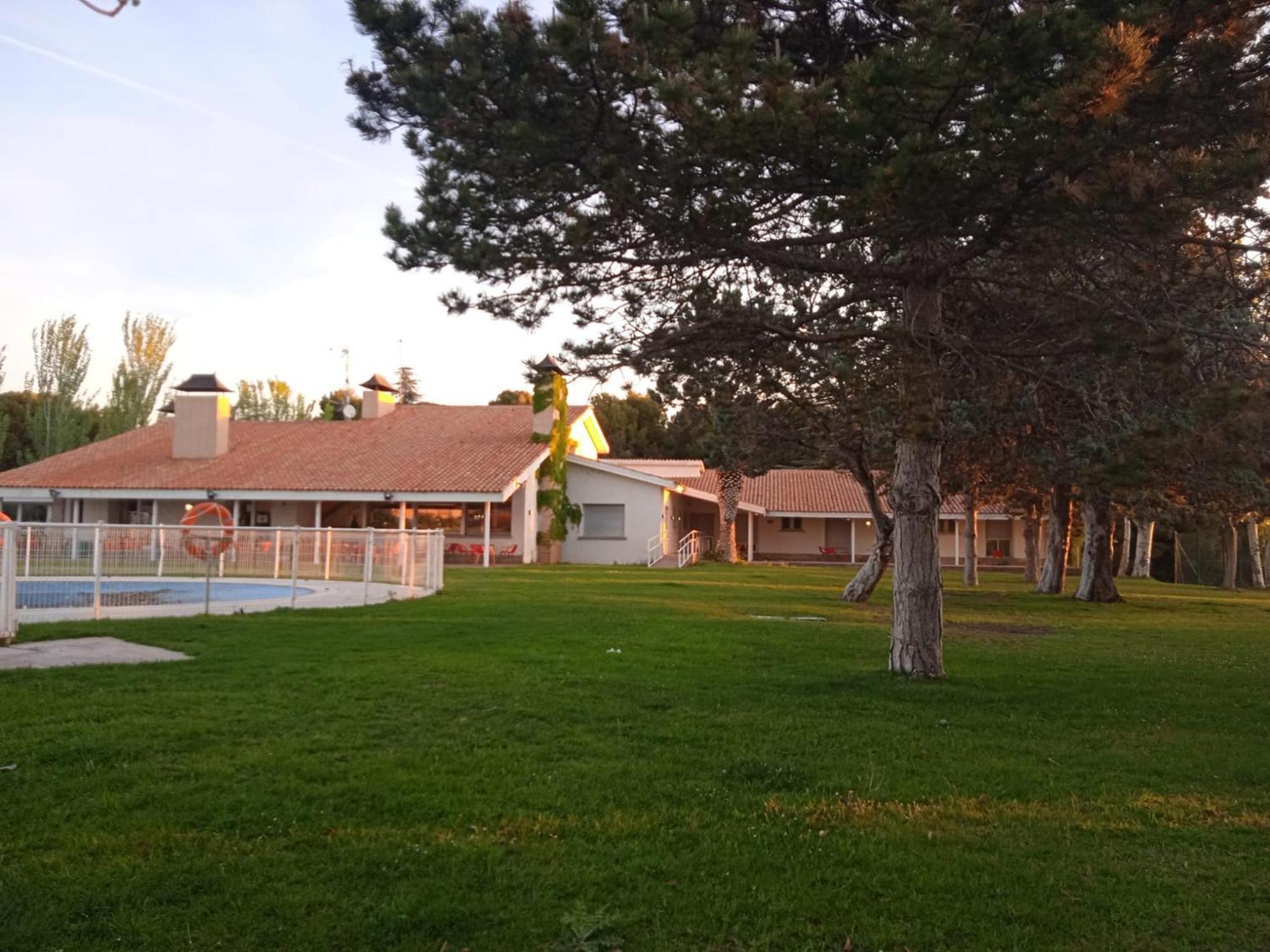 Albergue Zaragoza Camping 외부 사진